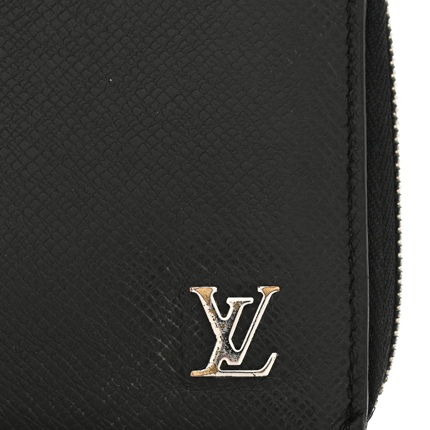 Louis Vuitton Taiga Dragonne Zippy Wallet Black 1884578 – FASHIONPHILE