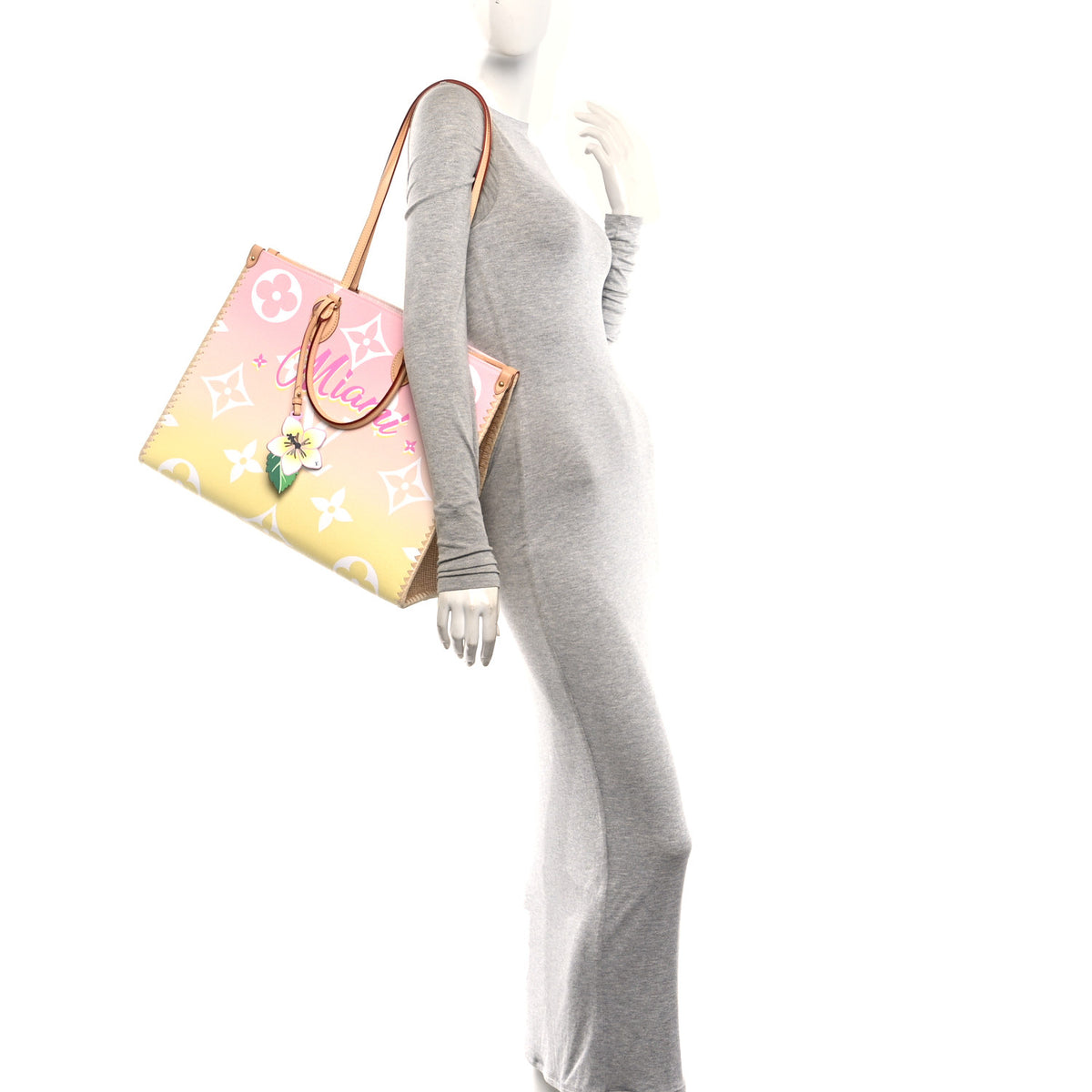 Louis Vuitton Monogram Giant By The Pool Miami Onthego GM Light Pink 2 of 9