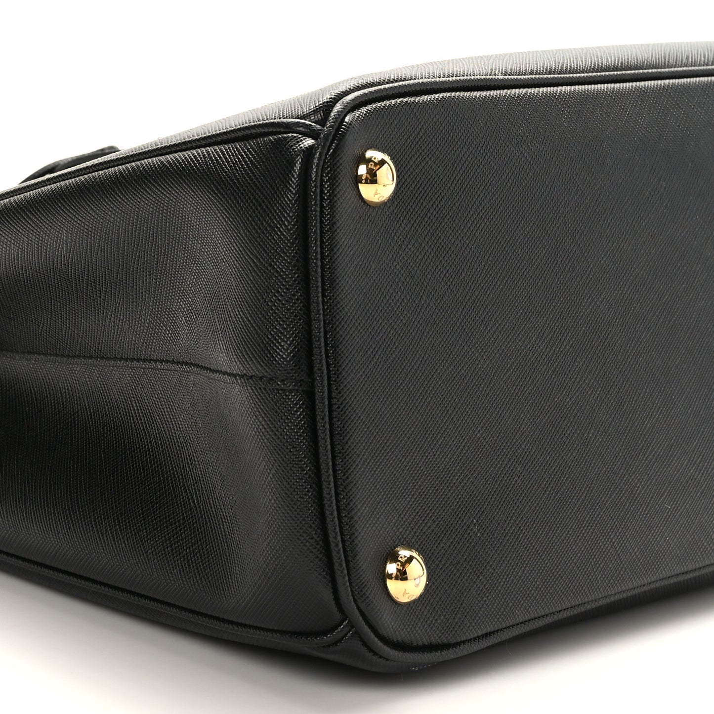 Saffiano Medium Galleria Double Zip Tote Black