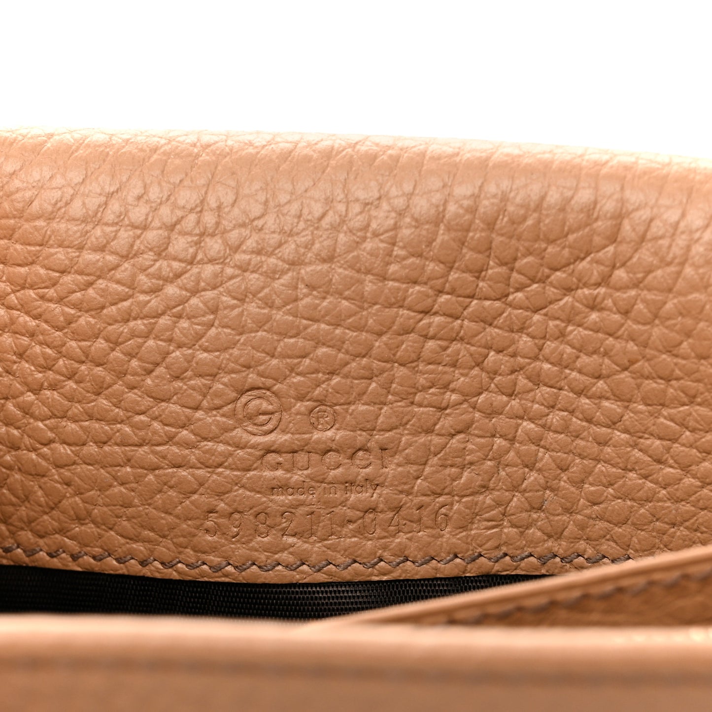 Pebbled Calfskin Soho Wallet On Chain Camelia