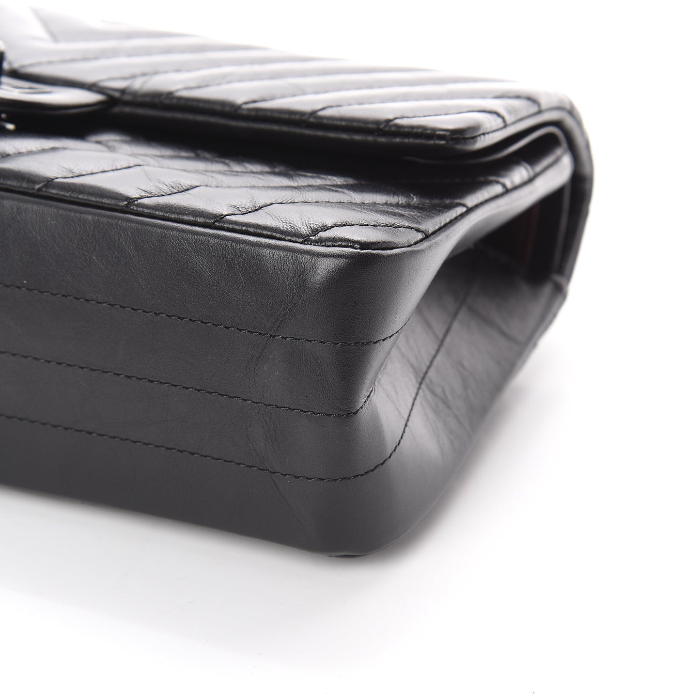 Aged Calfskin Chevron Quilted 2.55 Reissue 225 Flap So Black