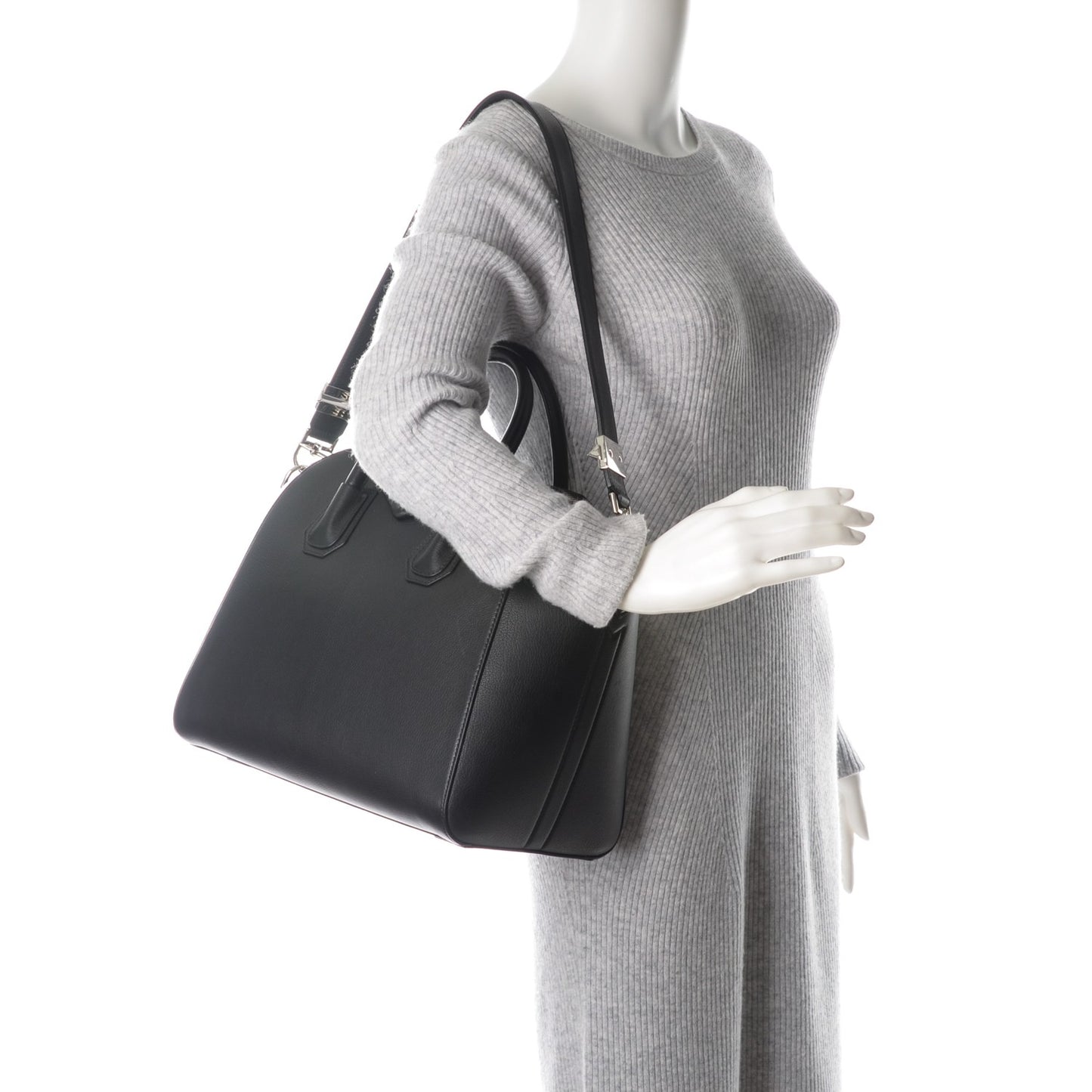 Sugar Goatskin Medium Antigona Black