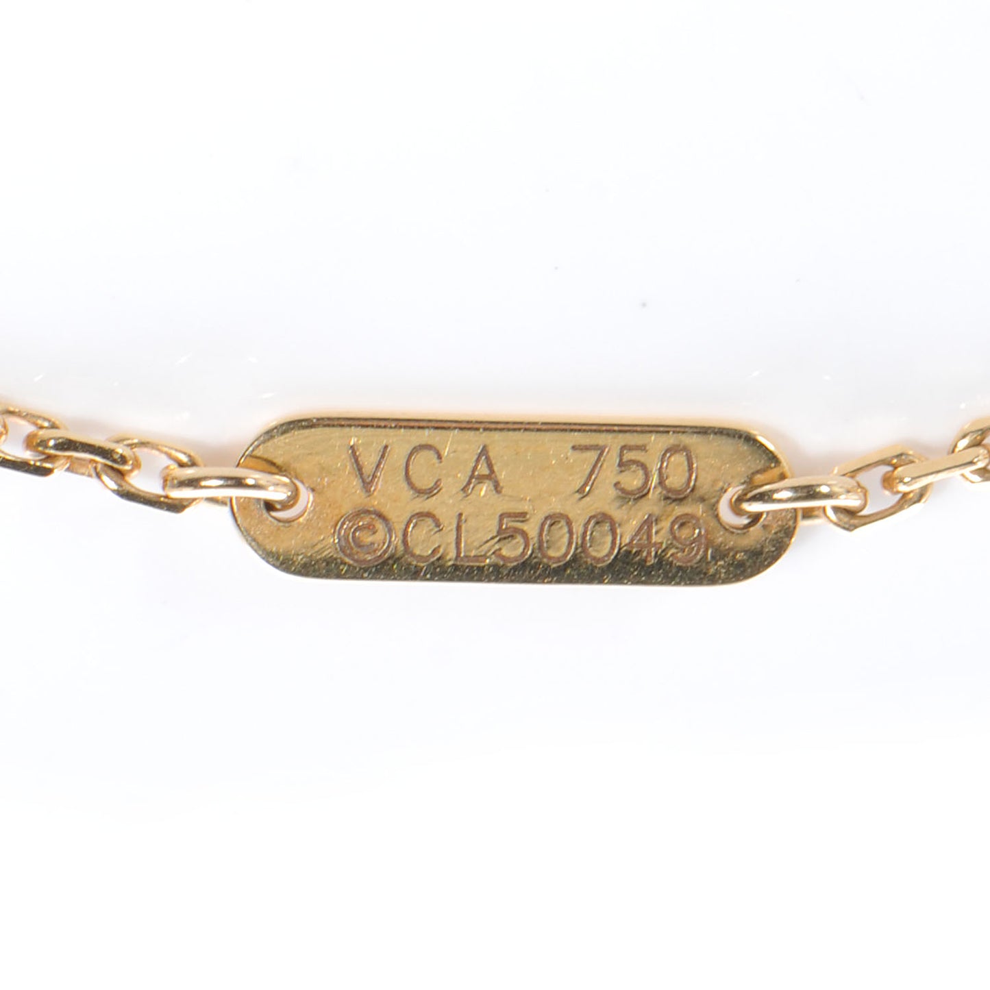 18K Yellow Gold Mother of Pearl Vintage Alhambra Pendant Necklace