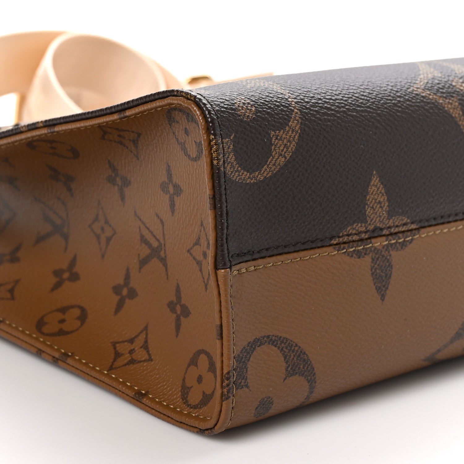 Louis Vuitton Reverse Monogram Giant Onthego PM 8 of 9