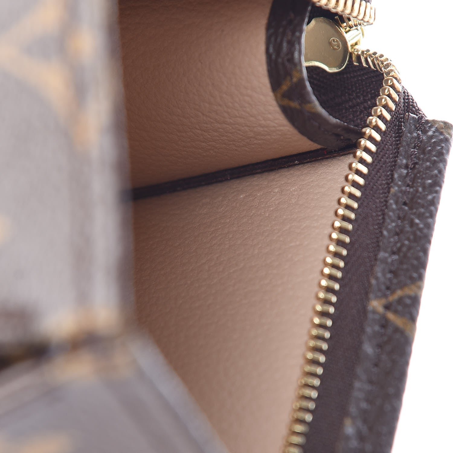 Louis Vuitton Monogram Toiletry Pouch 15 7 of 10