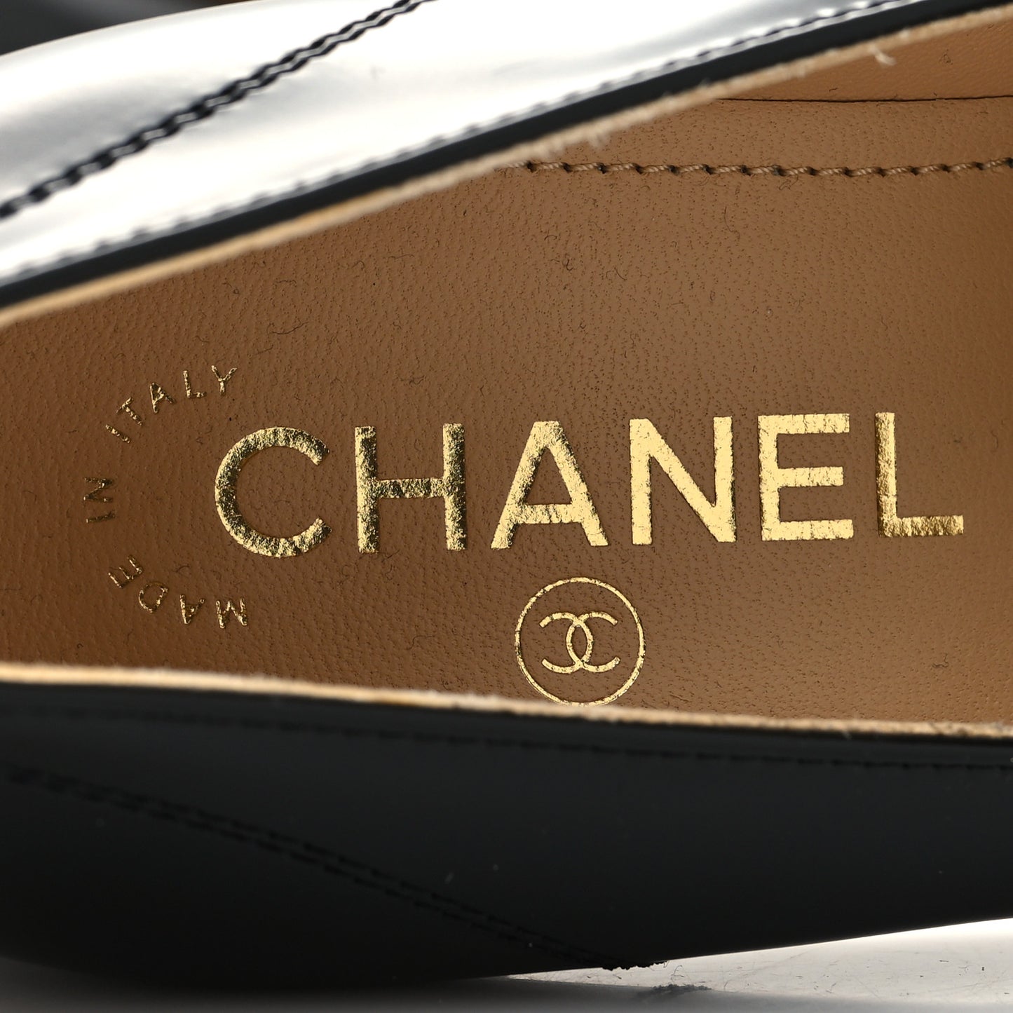 Shiny Calfskin Logo Loafers 39.5 Black
