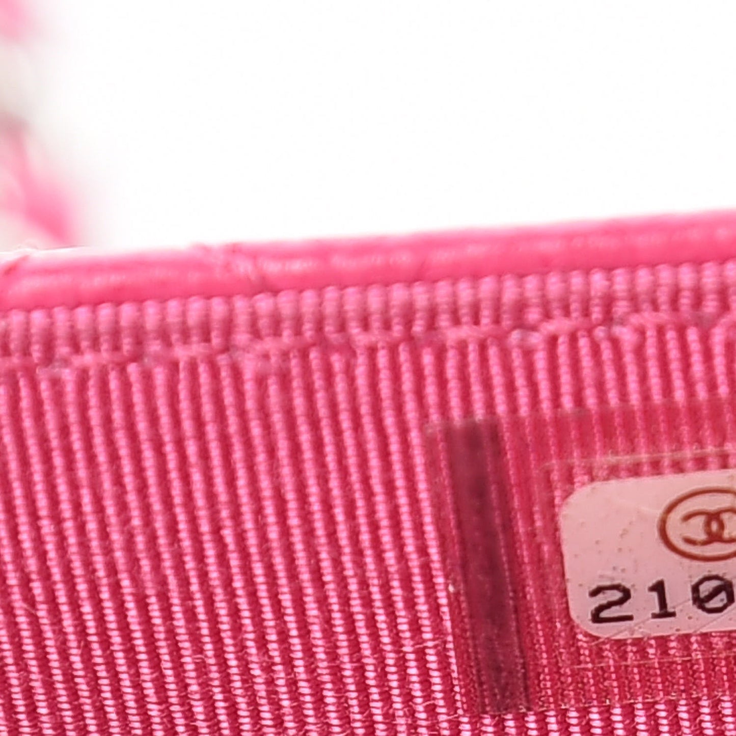 Caviar Quilted Wallet on Chain WOC Pink