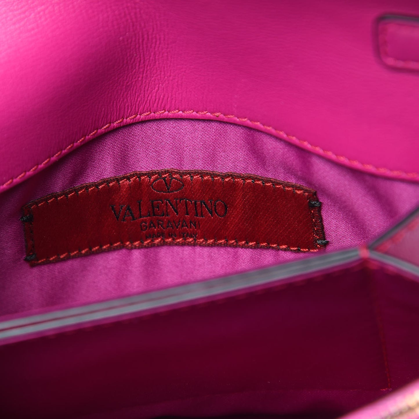 Vitello Rockstud Chain Flap Crossbody Bag Fuxia