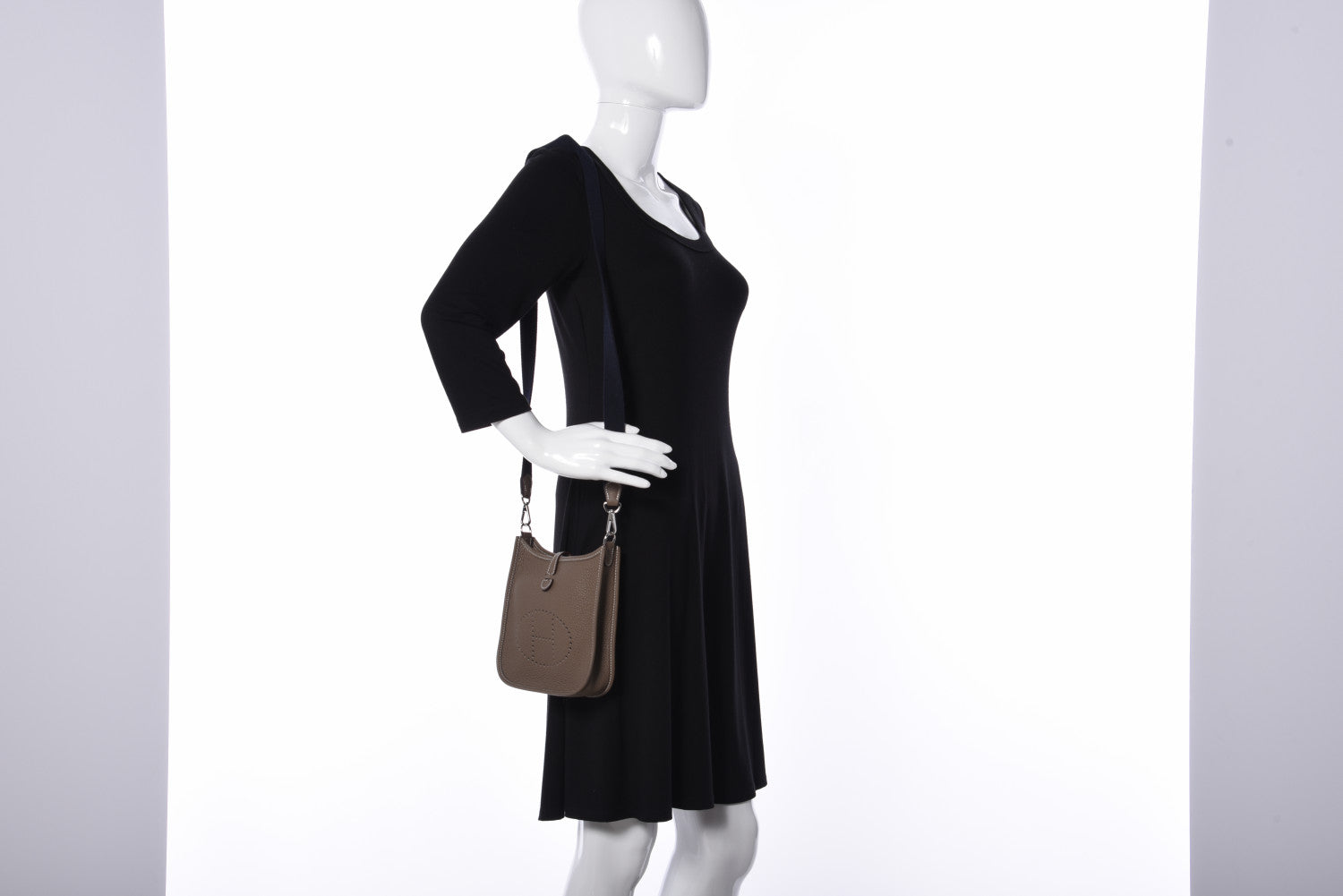 Hermes Taurillon Clemence Amazone Evelyne TPM Etoupe Bleu Indigo 2 of 11