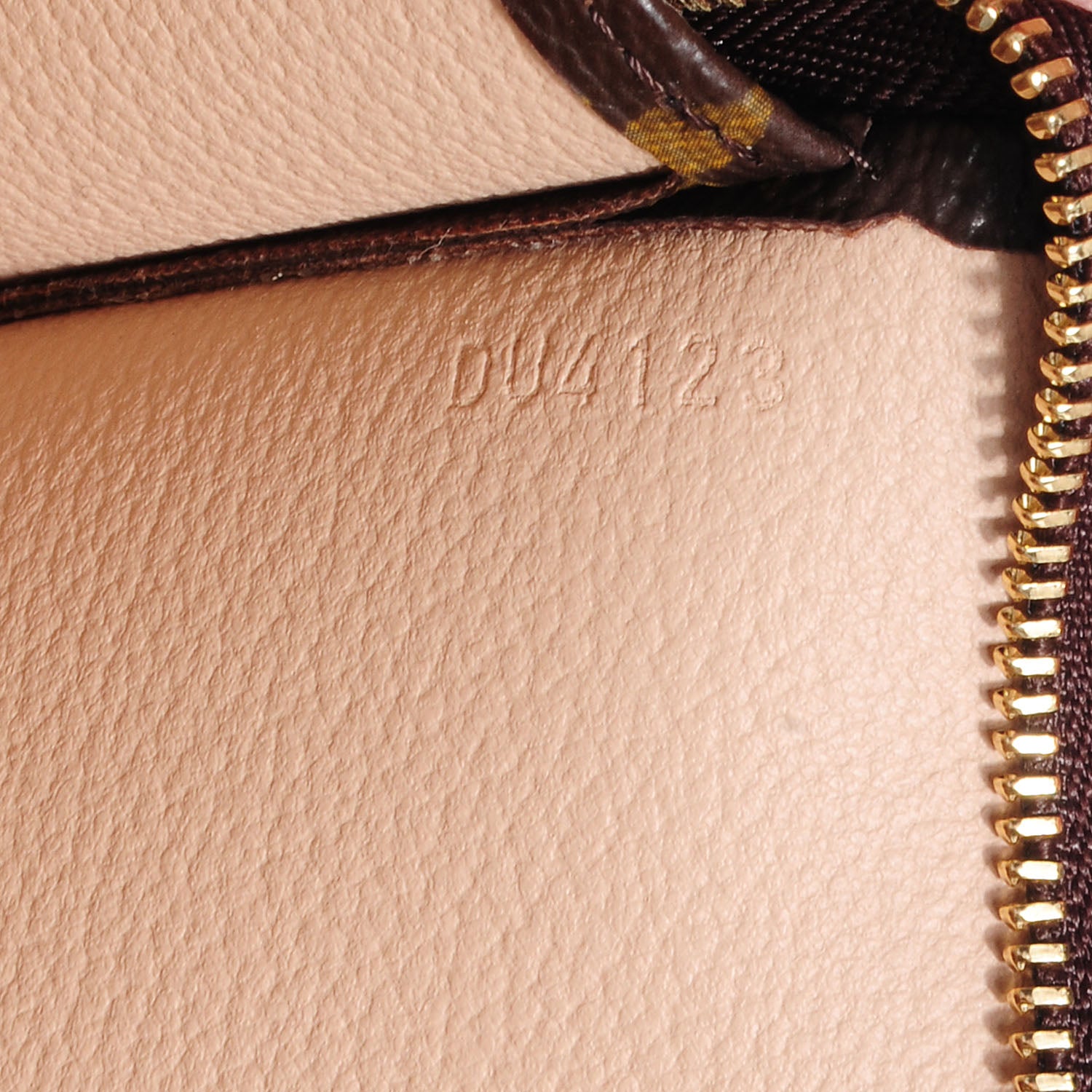 Louis Vuitton Monogram Toiletry Pouch 26 7 of 7