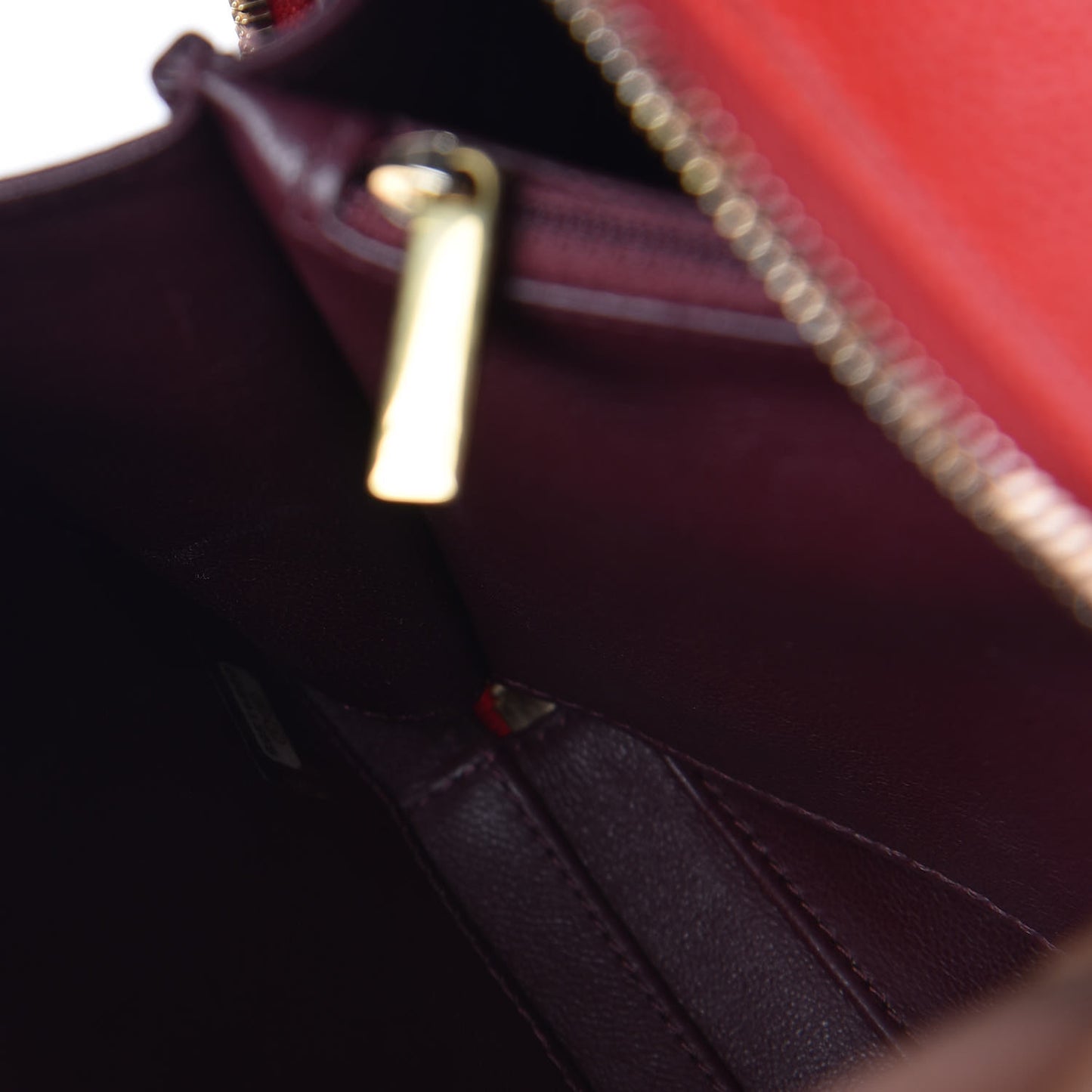 Caviar Quilted Medium CC Filigree Vanity Case Red
