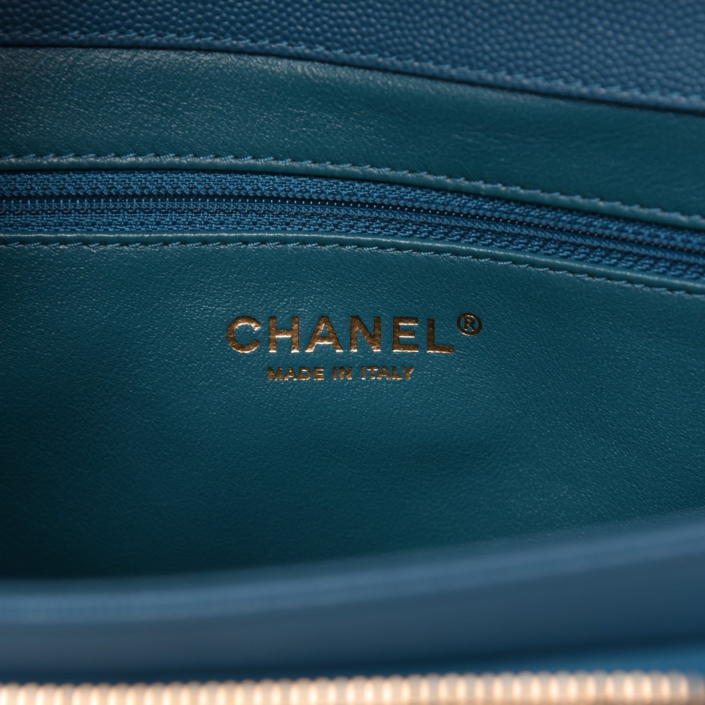 Caviar Quilted Medium Business Affinity Flap Blue