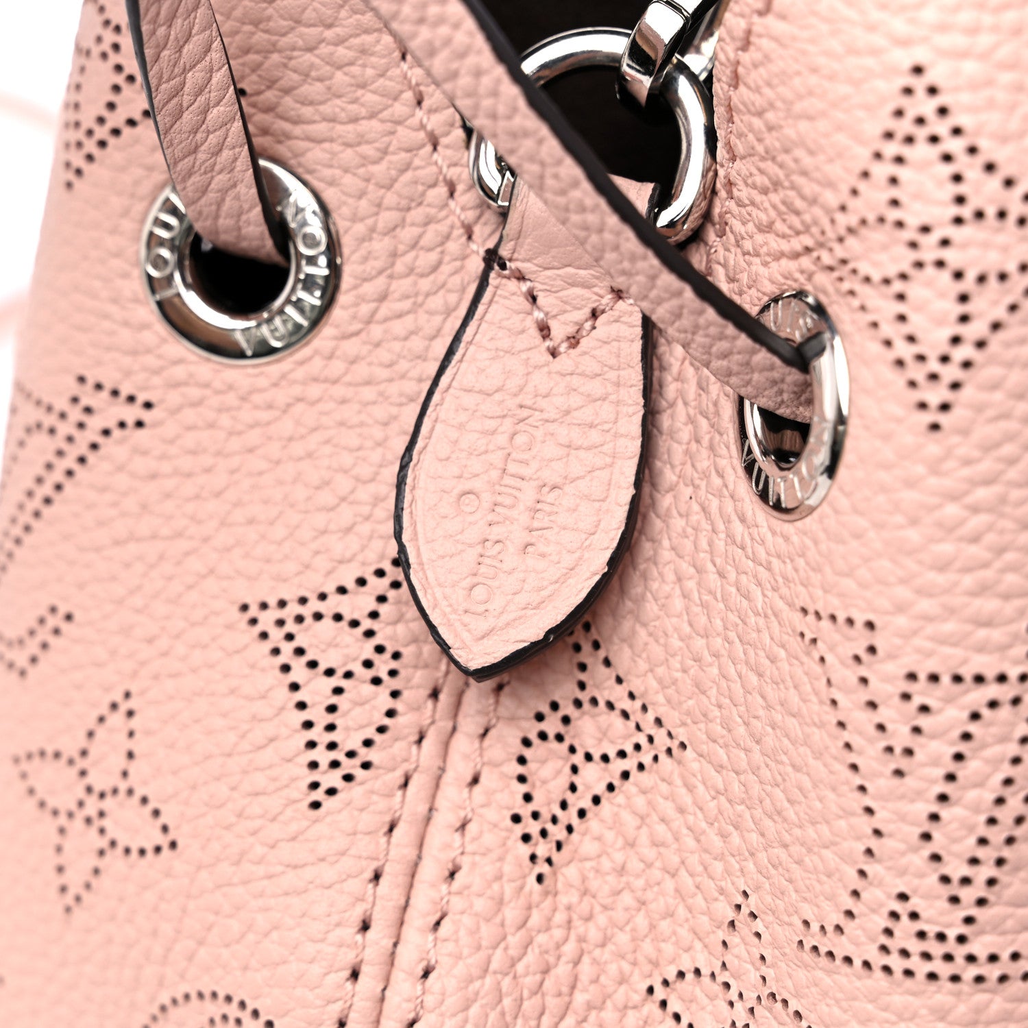 Louis Vuitton Mahina Bella Magnolia 7 of 11