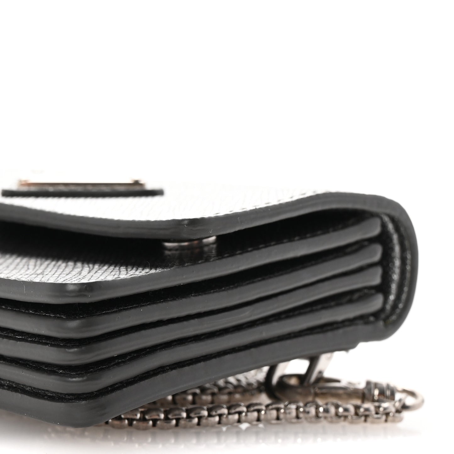 Metallic Saffiano Triangle Accordion Card Case with Chain Cromo