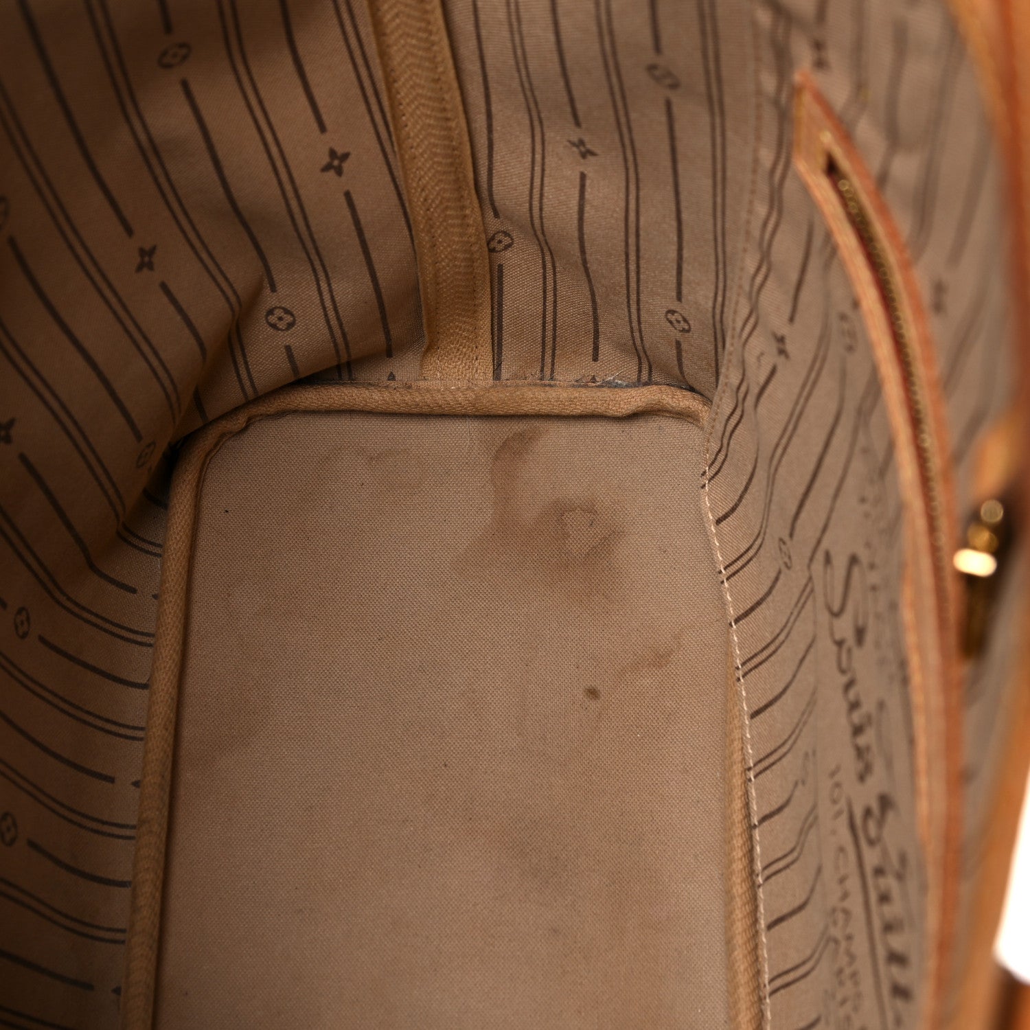 Louis Vuitton Monogram Neverfull MM 14 of 29