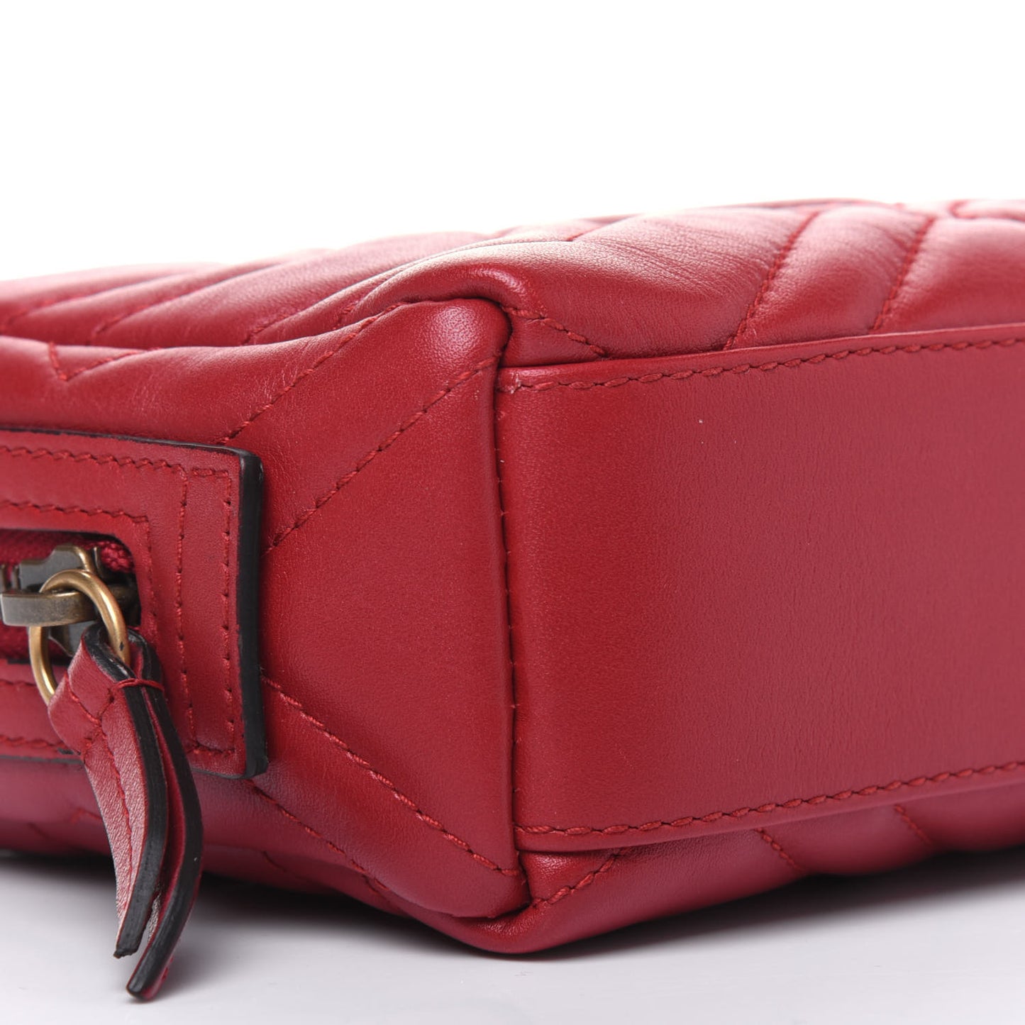 Calfskin Matelasse GG Marmont Cosmetic Case Hibiscus Red