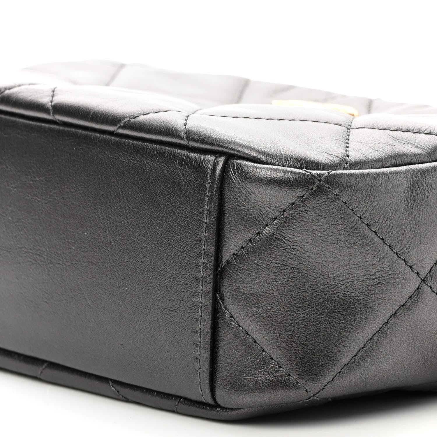 Chanel Metallic Calfskin Pearl Quilted CC Mini Camera Case Ruthenium 10 of 12