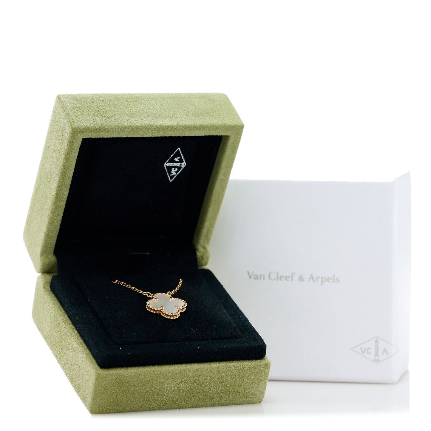 18K Yellow Gold Mother of Pearl Vintage Alhambra Pendant Necklace