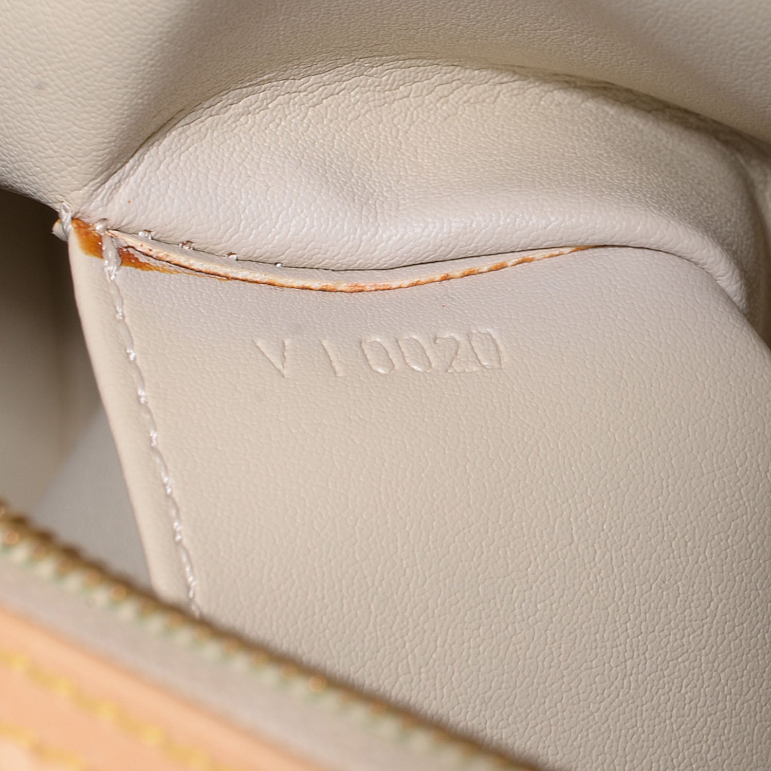 Louis Vuitton Vernis Fleur Barrel Yellow Beige 7 of 7