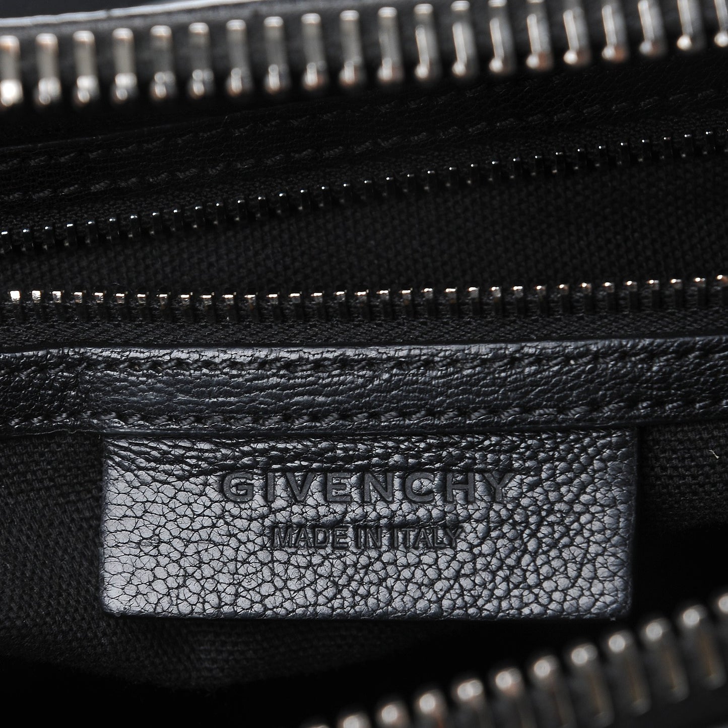 Sugar Goatskin Medium Antigona Black