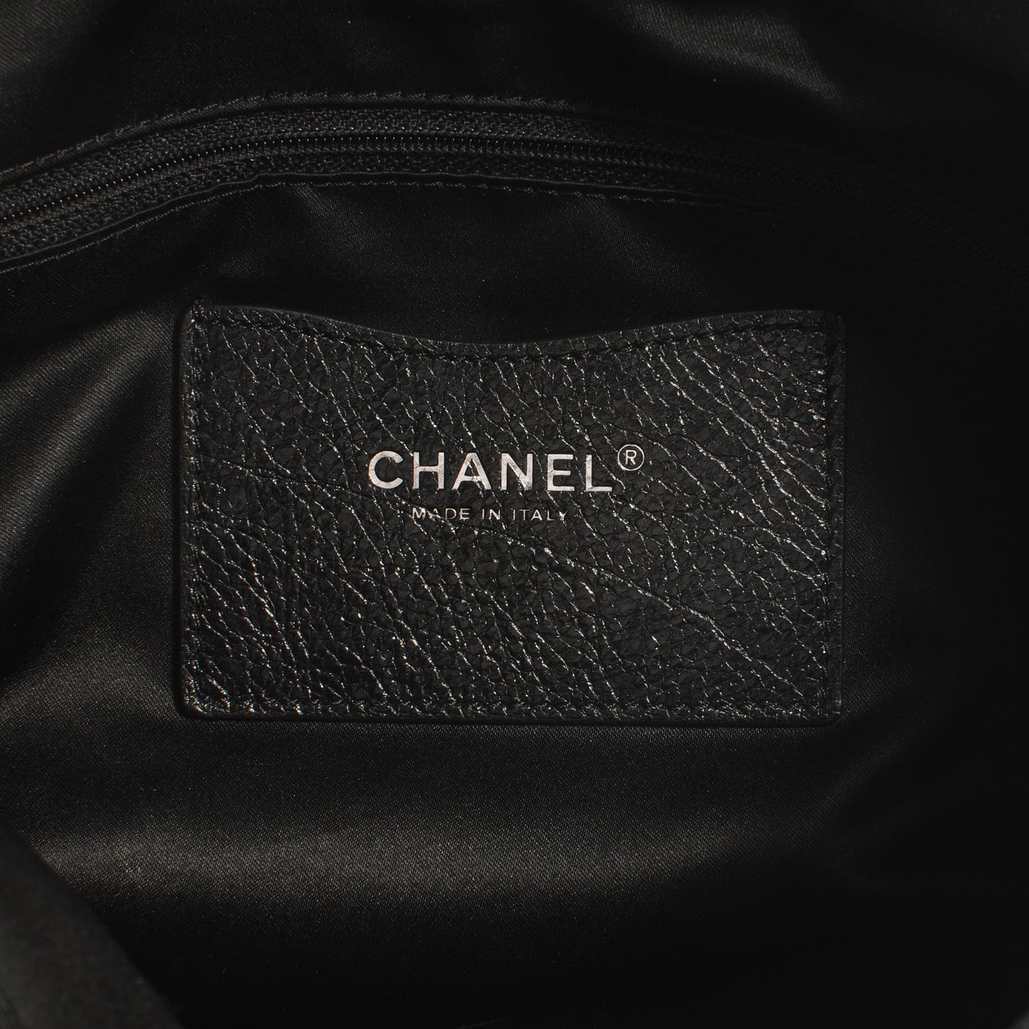 Glazed Calfskin On The Road XL Flap Black