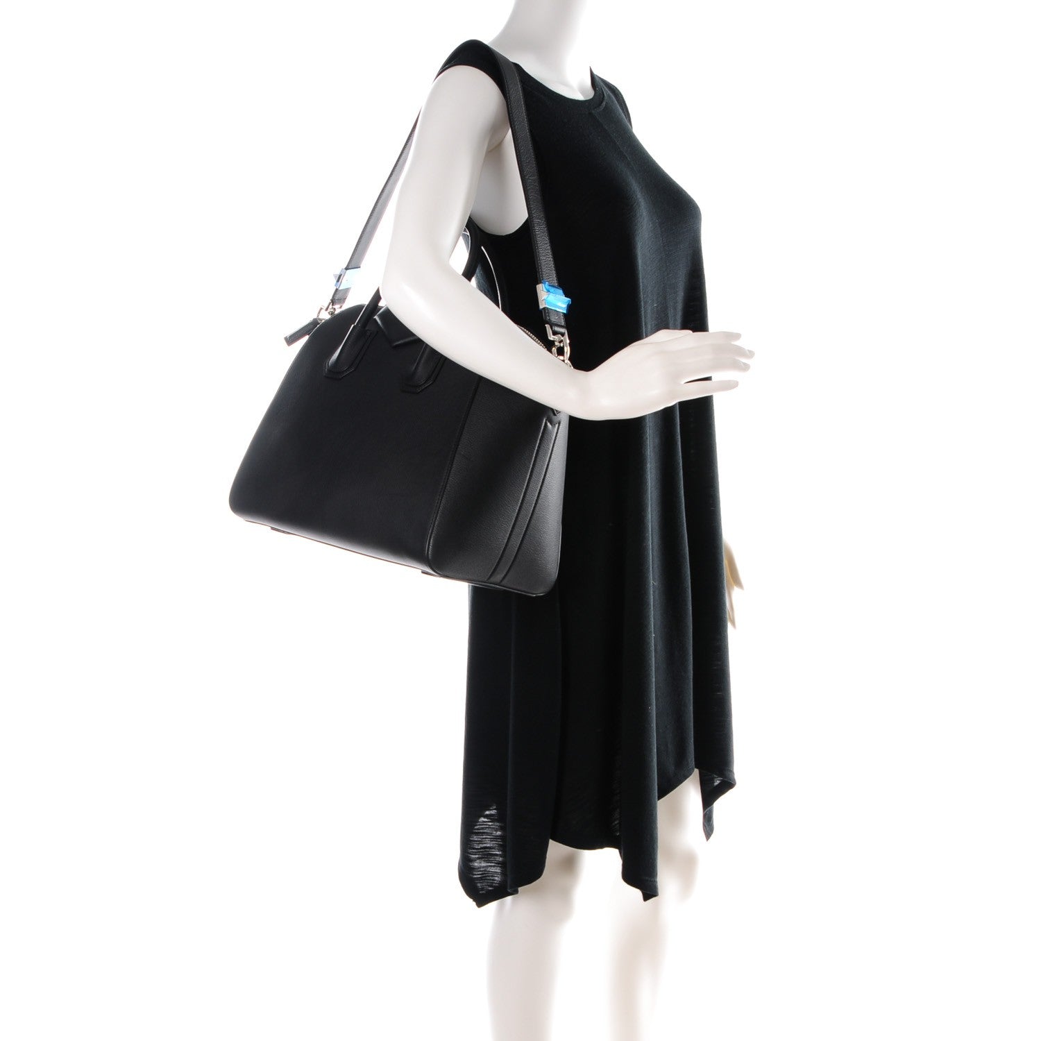 Givenchy Sugar Goatskin Medium Antigona Black 2 of 7
