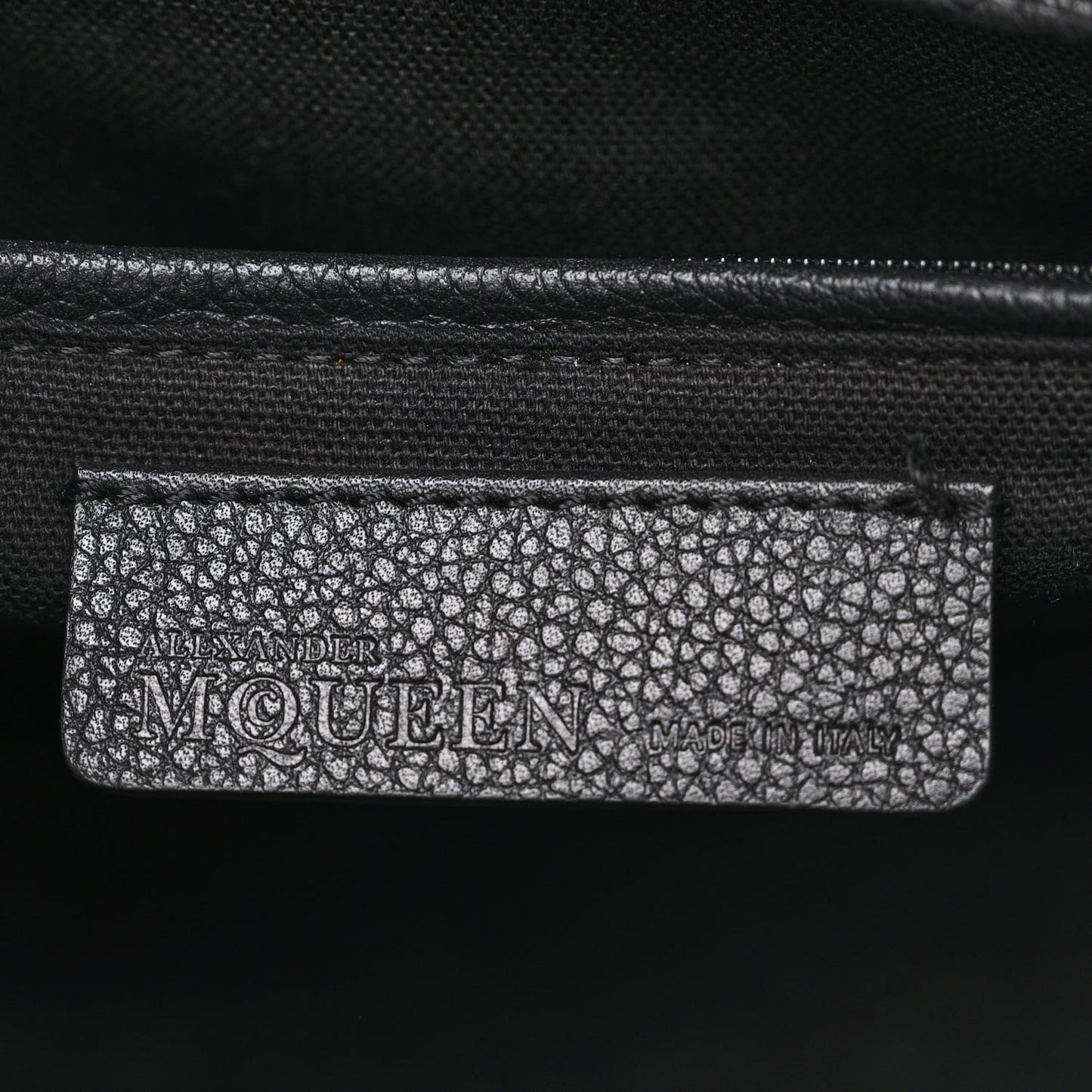Pebbled Calfskin Small Skull Padlock Zip Around Tote Black