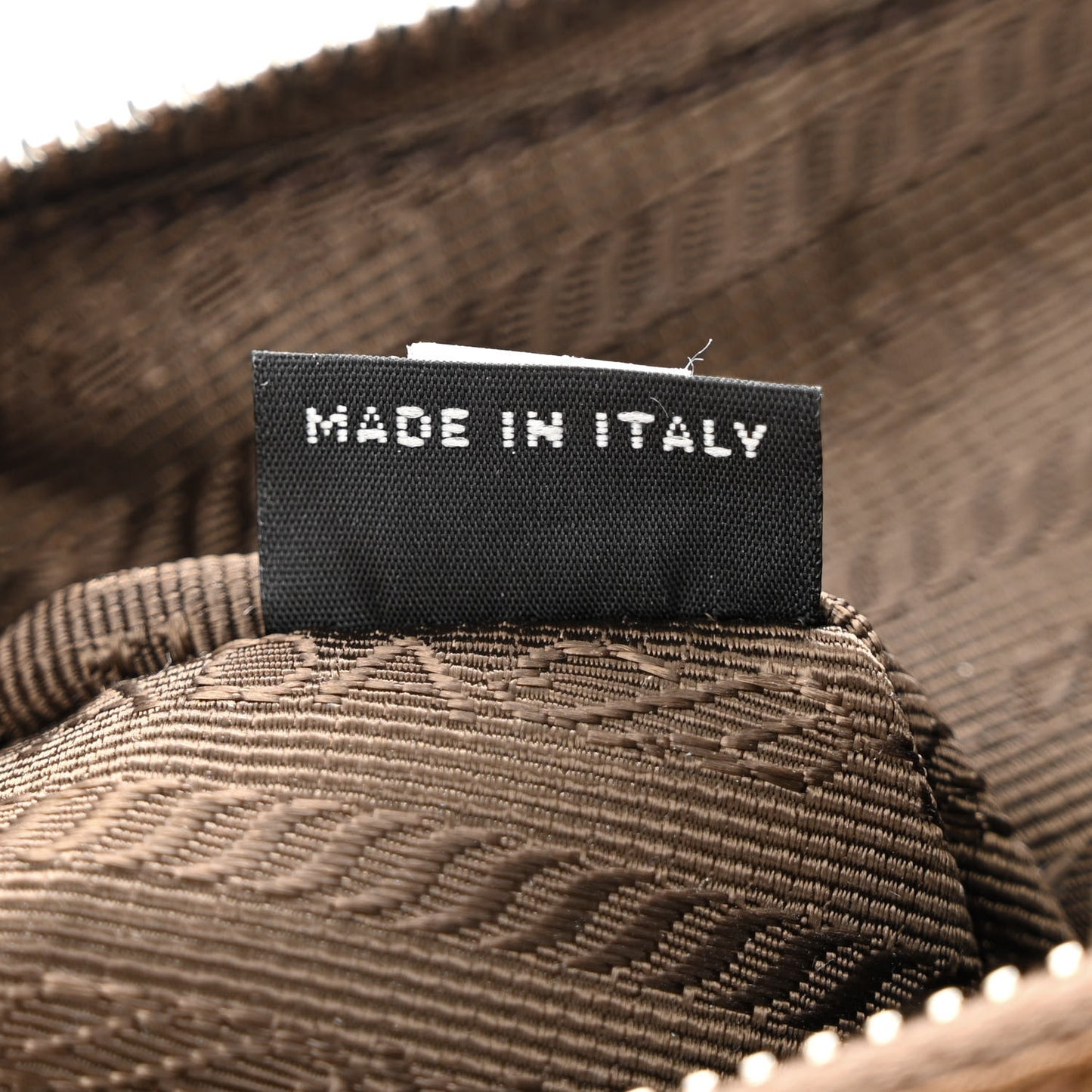 Tessuto Nylon Saffiano Re-Edition 2005 Shoulder Bag Cacao