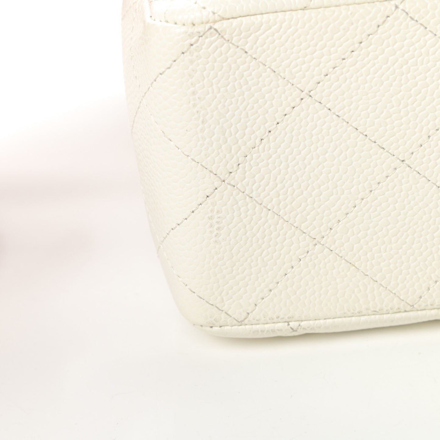 Caviar Quilted Jumbo Single Flap White