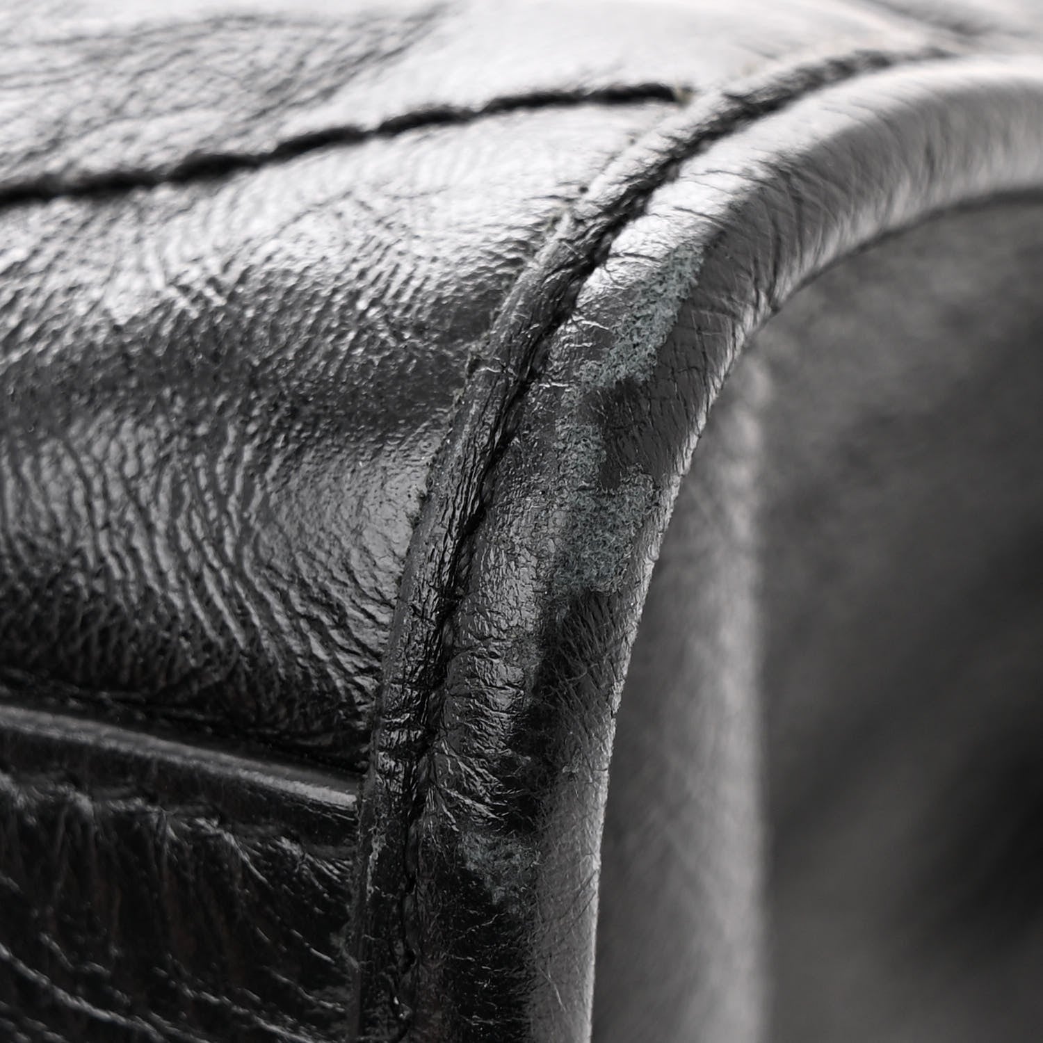 Saint Laurent Crinkled Calfskin Matelasse Monogram Large Niki Shopper Tote Black 11 of 17
