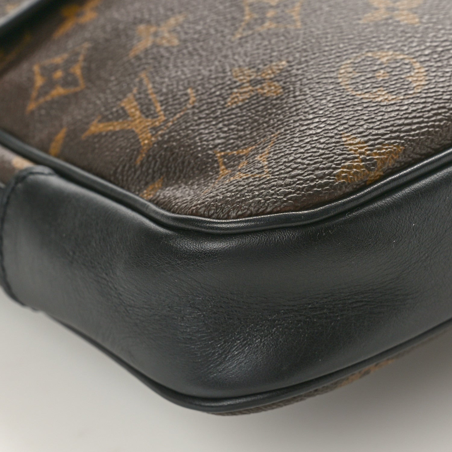 Louis Vuitton Monogram Macassar Bass MM 9 of 12
