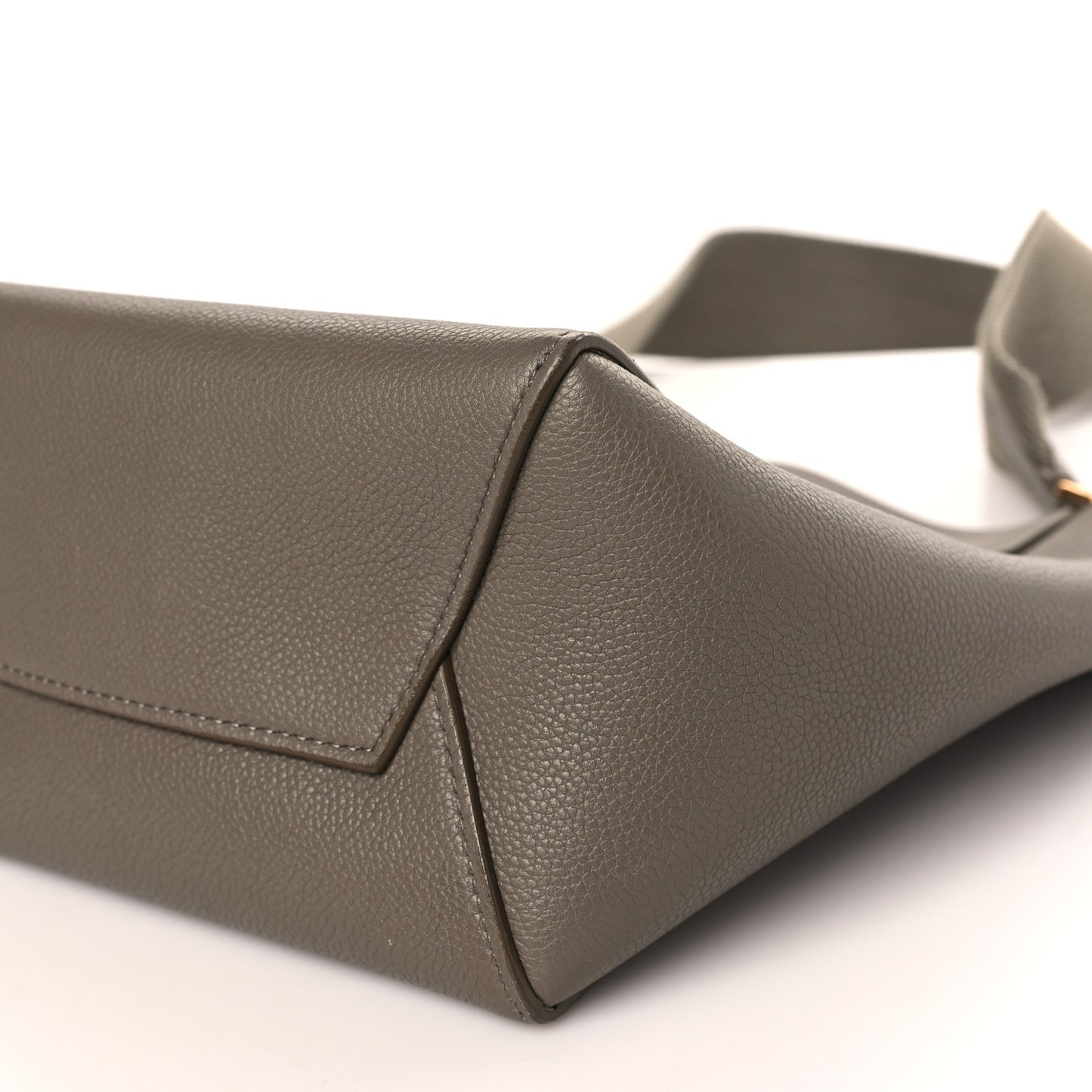 Soft Grained Calfskin Small Sangle Bucket Bag Taupe