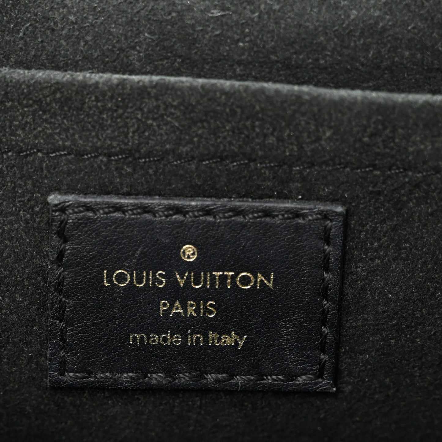Calfskin New Wave Chain MM Black