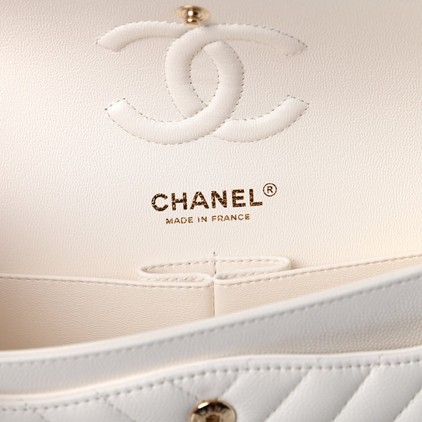 Caviar Chevron Quilted Small Double Flap White