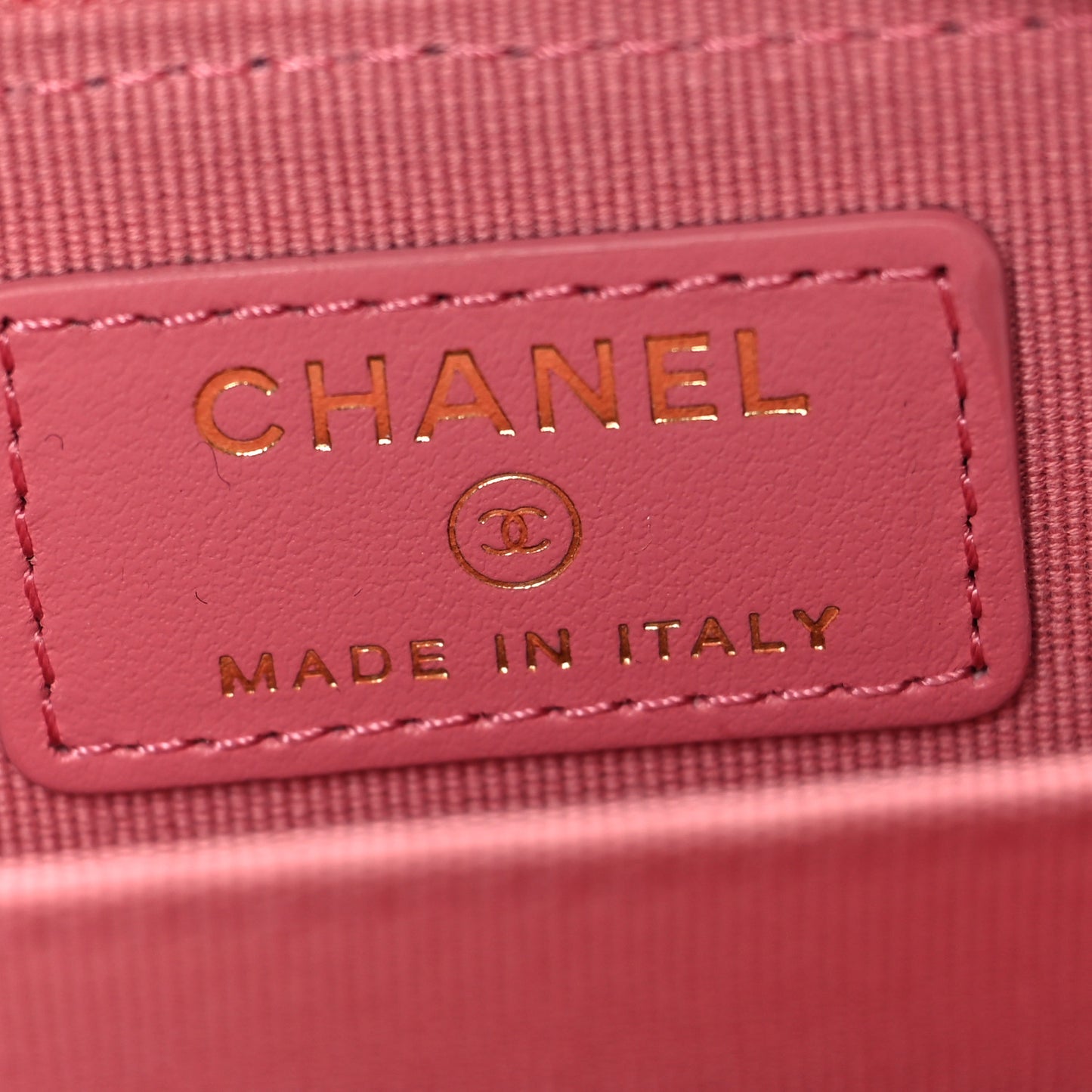 Caviar Quilted Zip Card Holder Pink