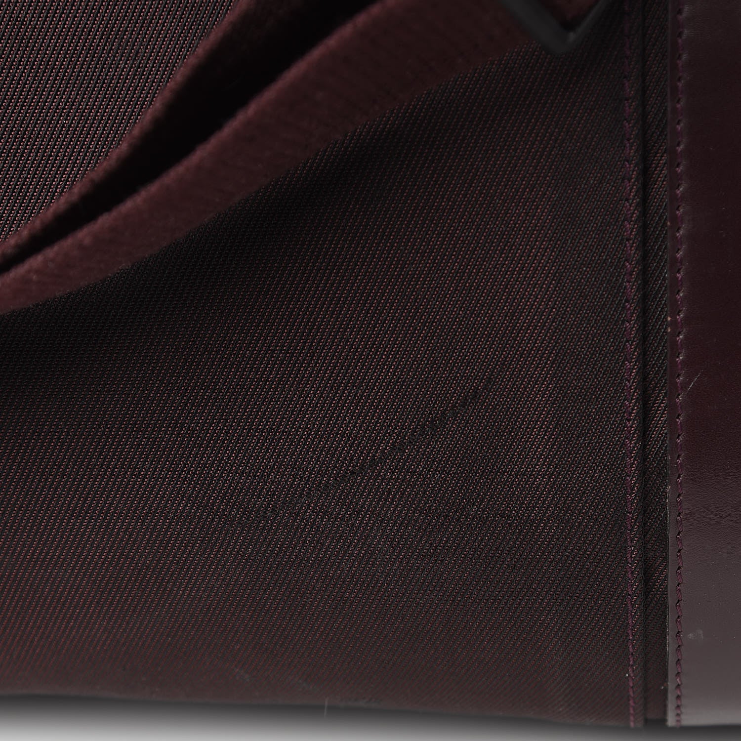 Louis Vuitton Taiga Nylon 2 Hanger Garment Carrier Bordeaux 24 of 25