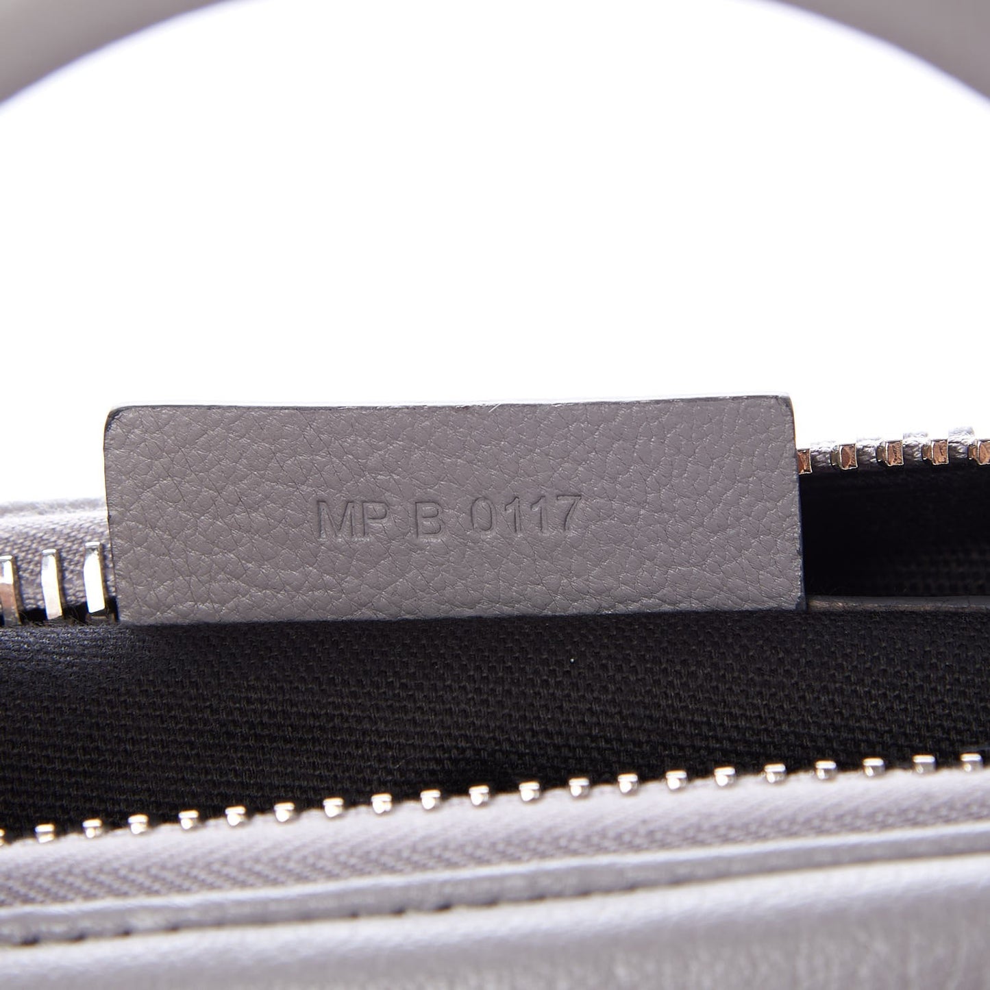 Sugar Goatskin Medium Antigona Pearl Grey