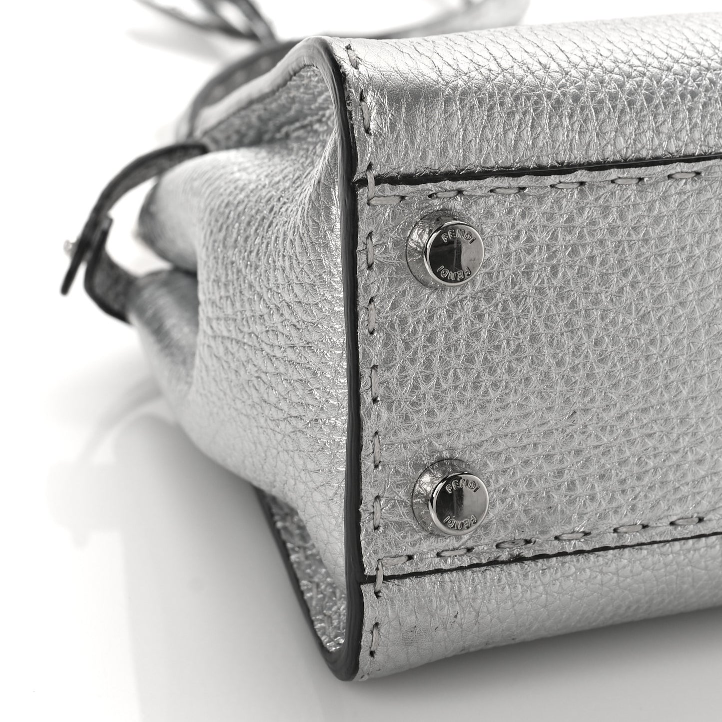 Cuoio Romano Lux Selleria Mini Peekaboo Iconic Satchel Argento