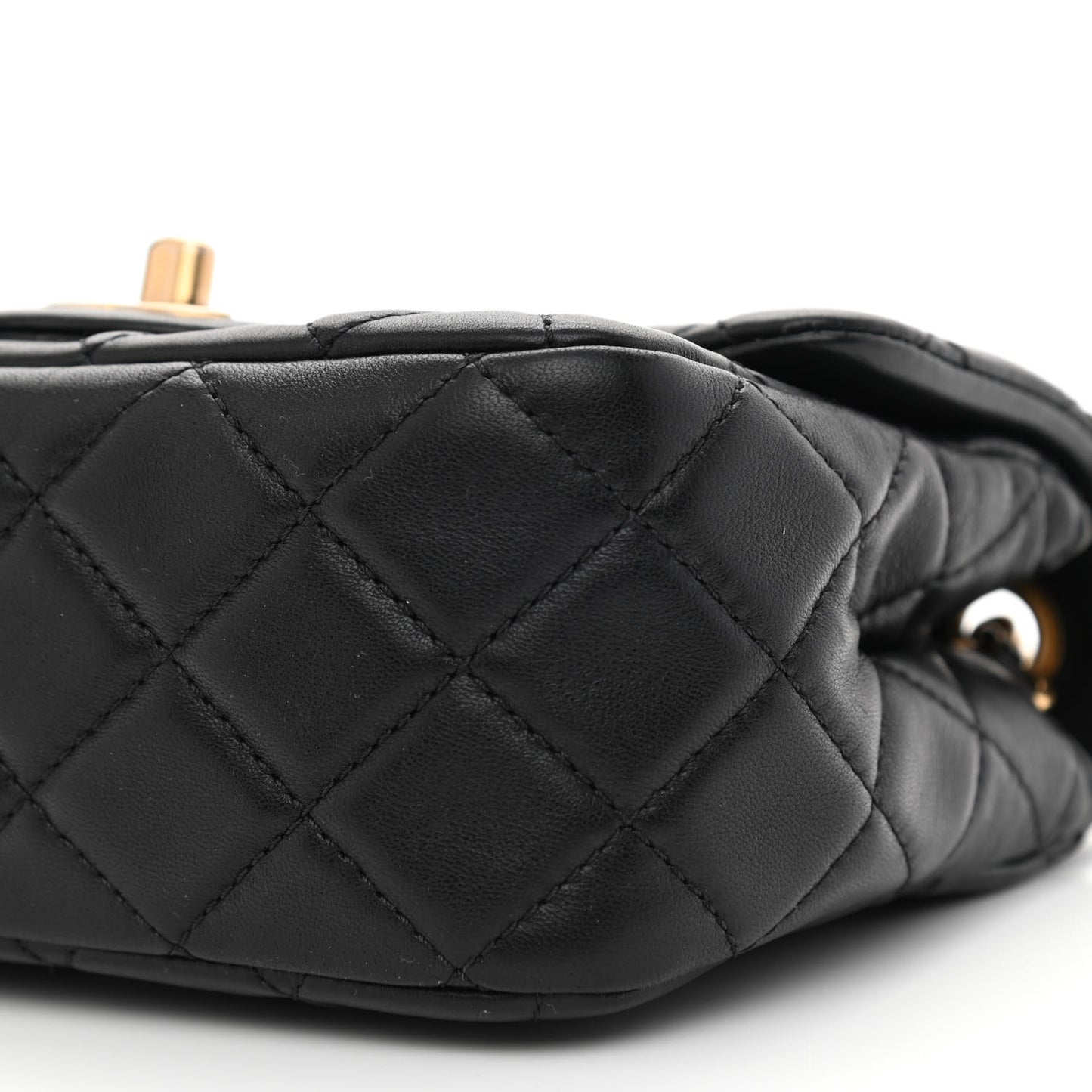Lambskin Quilted Mini Pearl Crush Flap Black