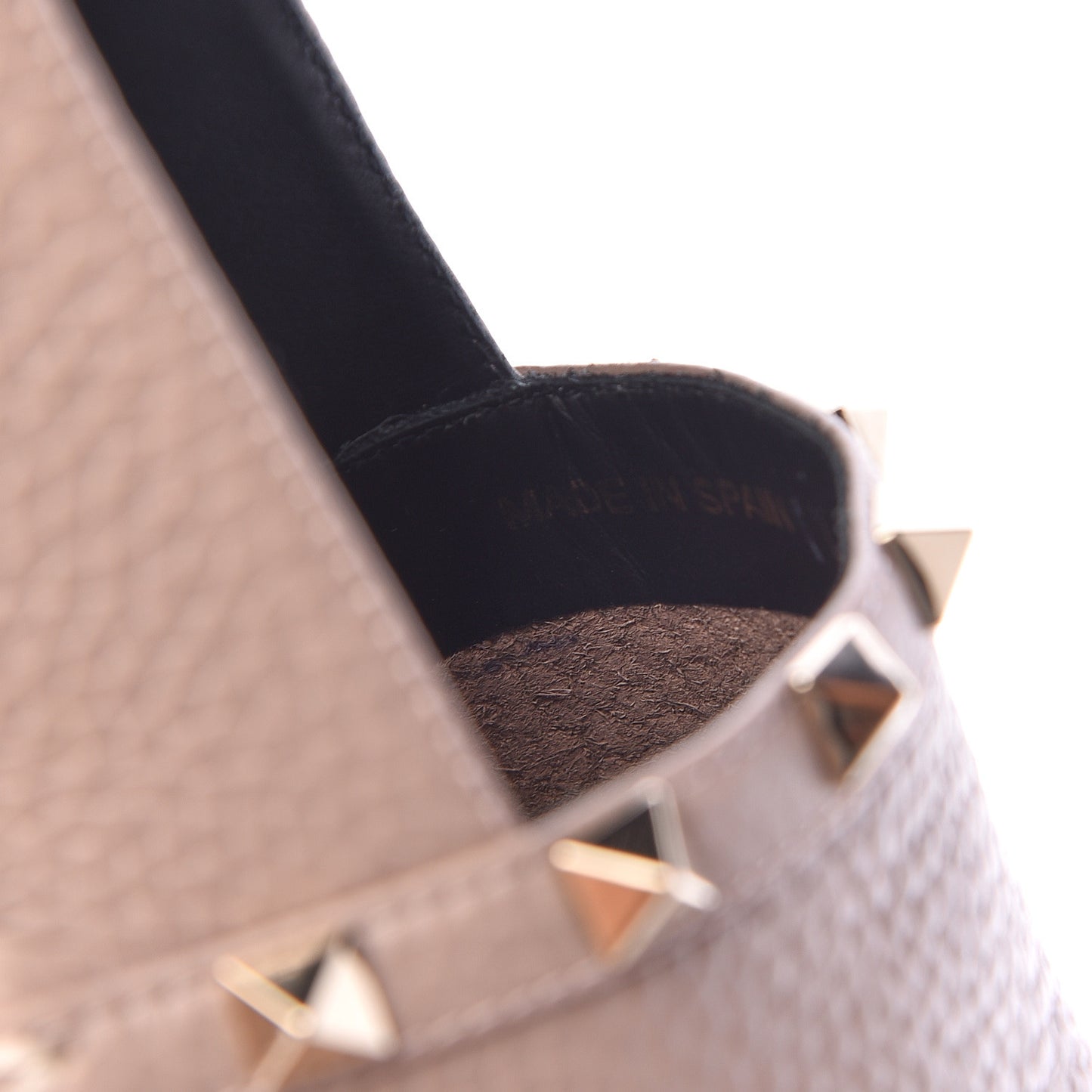 Pebbled Calfskin Rockstud Espadrilles 37 Poudre