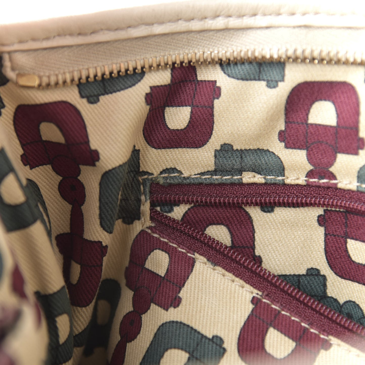 Guccissima Abbey Messenger Bag Off White