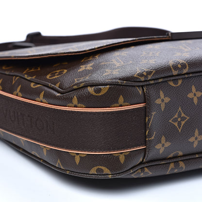 Louis Vuitton Monogram Beaubourg MM Messenger Bag 7 of 8