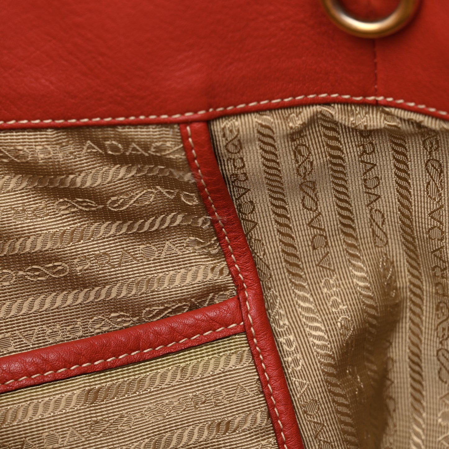 Vitello Daino Tote Rosso