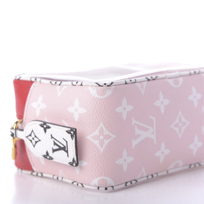 Louis Vuitton Monogram Giant Beach Pouch Rouge 6 of 7