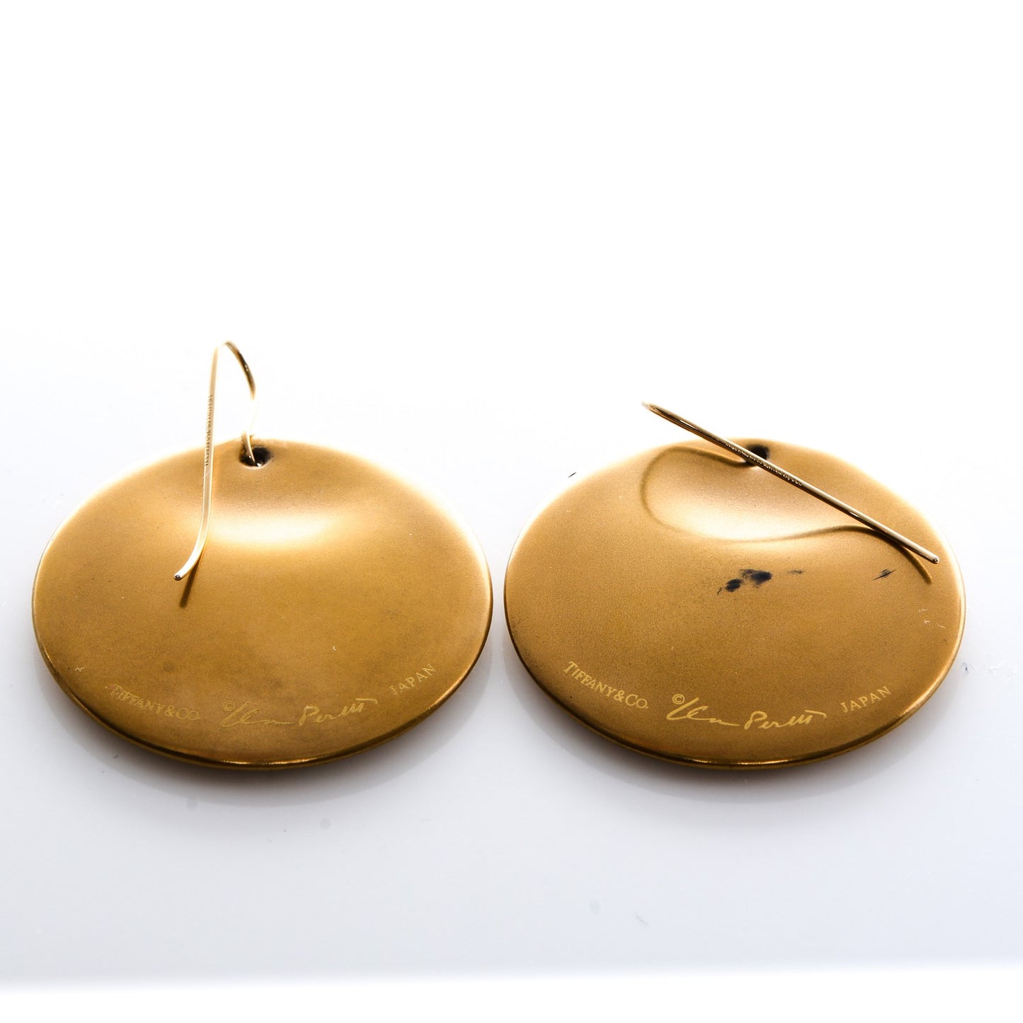 Lacquered Japanese Hardwood Elsa Peretti Round Drop Earrings Gold