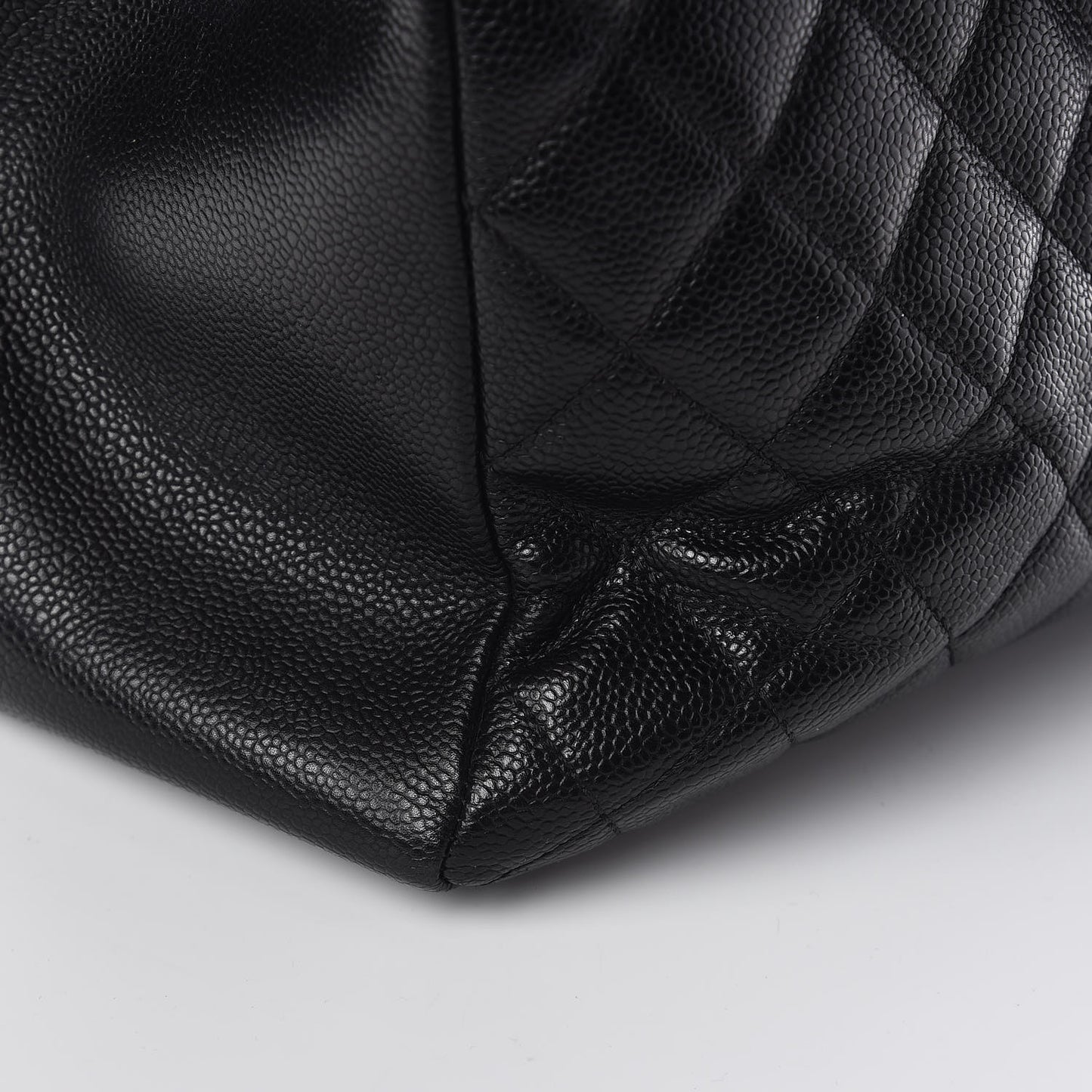 Caviar Quilted XL Grand Shopping Tote GST Black