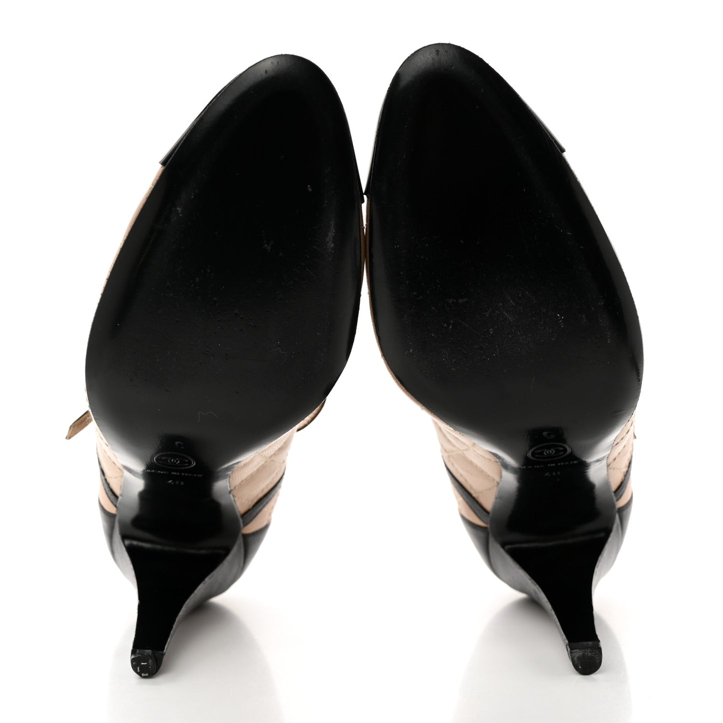 Grained Calfskin Patent Quilted CC Cap Toe Ankle Strap Pumps 40 Beige Black