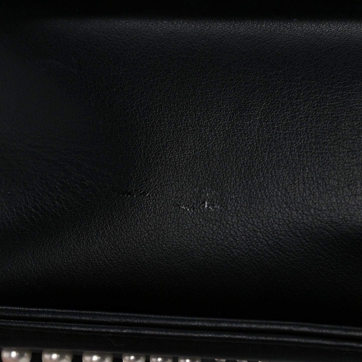 Calfskin Pearl Chevron Medium Boy Flap Black