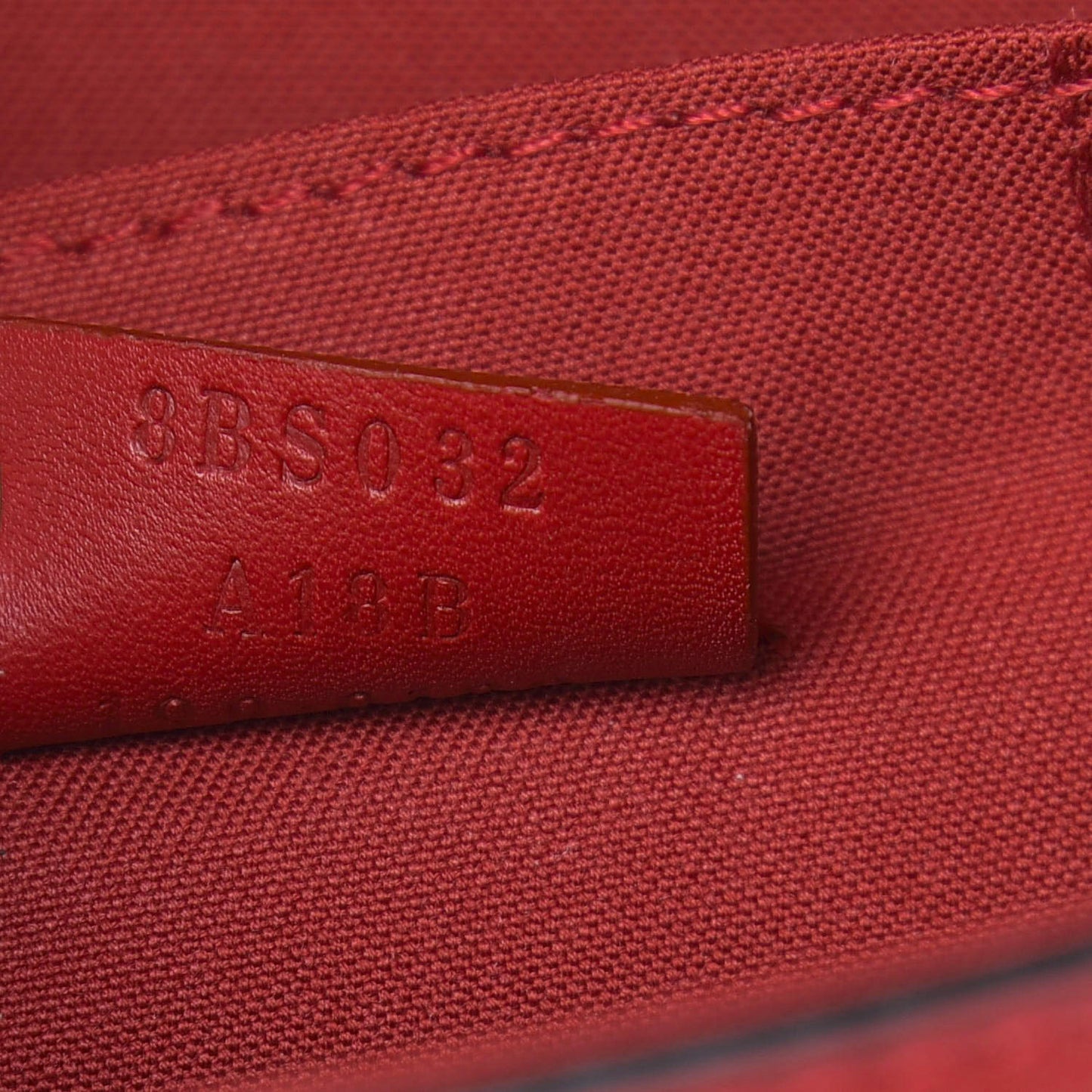 Vitello Cruise F is Fendi Envelope Wallet on Chain with Pouches Fragola