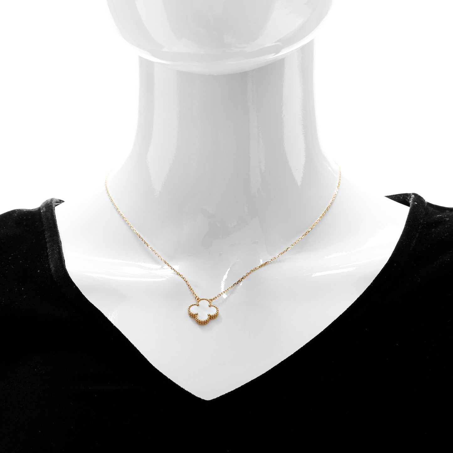 18K Yellow Gold Mother of Pearl Vintage Alhambra Pendant Necklace